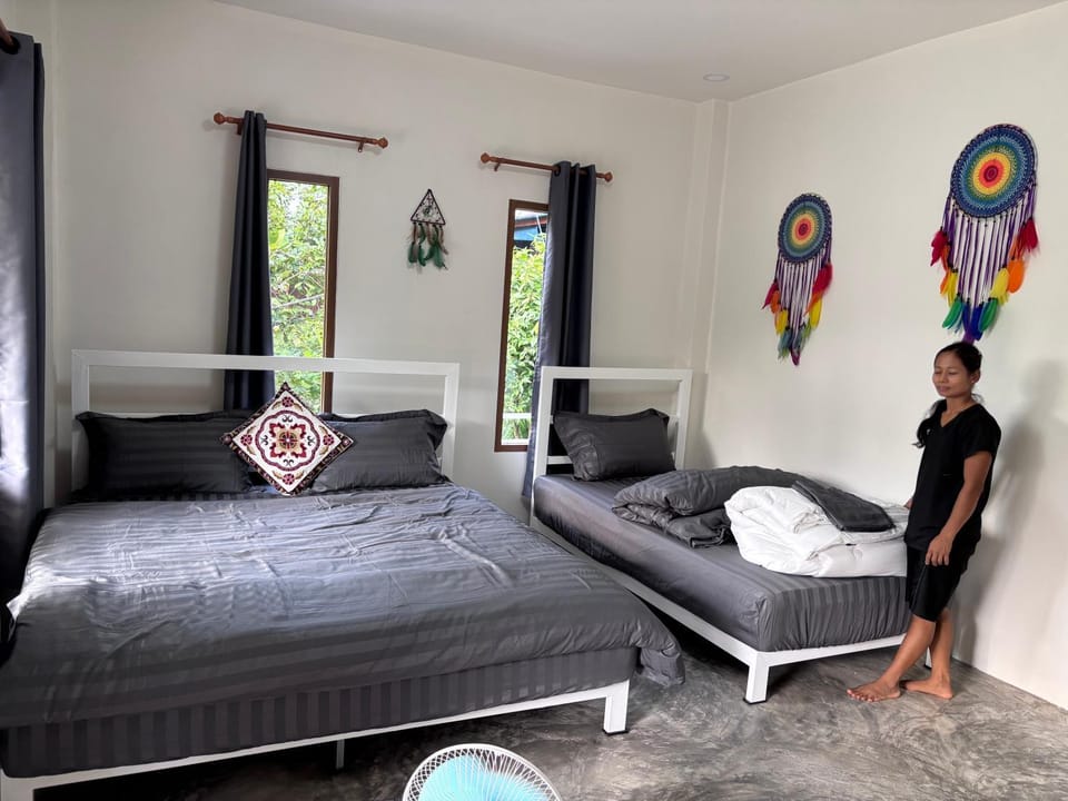 บ้านมอญนอนเล่น Bed and Breakfast in Thailand