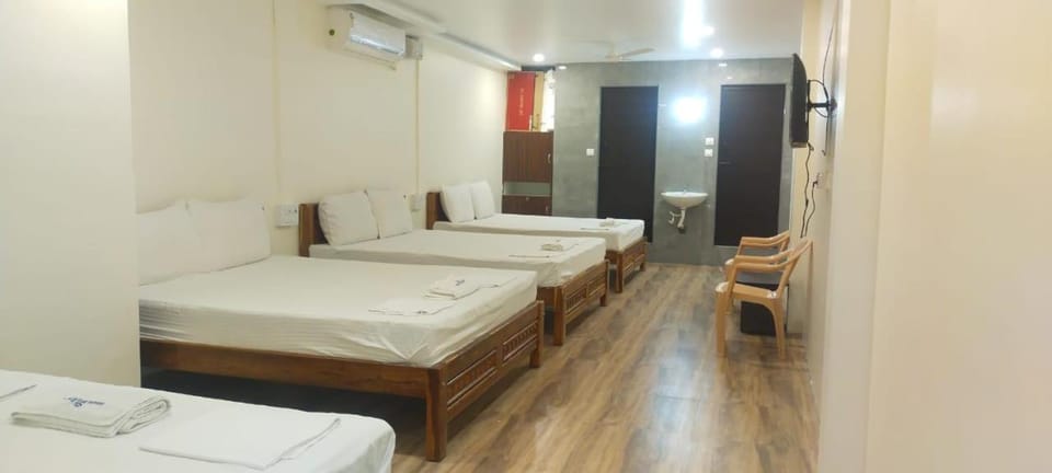 Bed, Photo of the whole room, Bedroom, towels, air conditioner