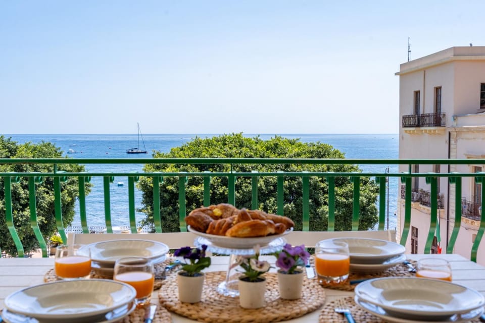 Day, Balcony/Terrace, Dining area, Sea view
