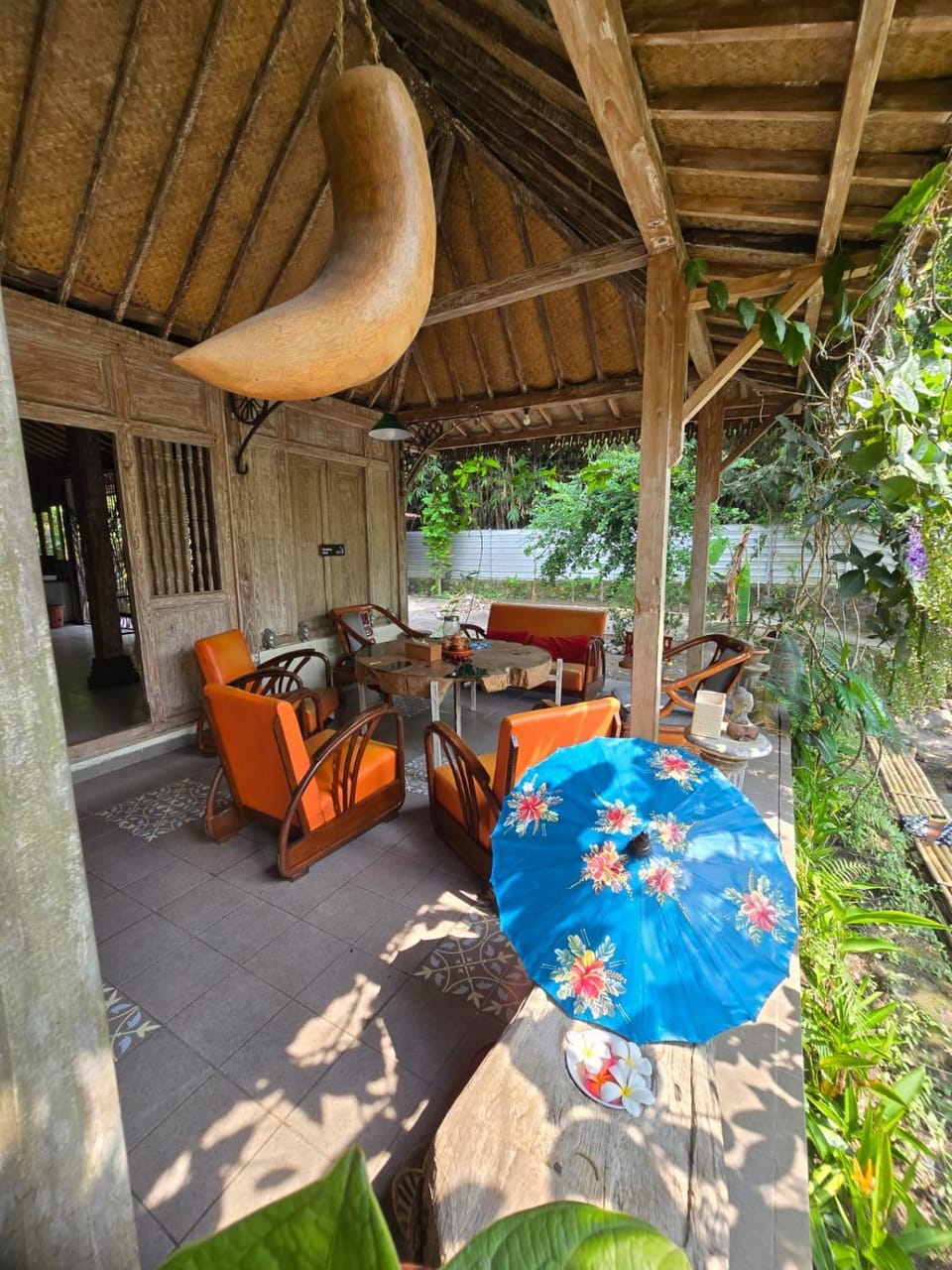 Patio, Dining area, Garden view