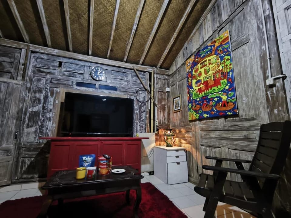 Communal lounge/ TV room, TV and multimedia, Living room