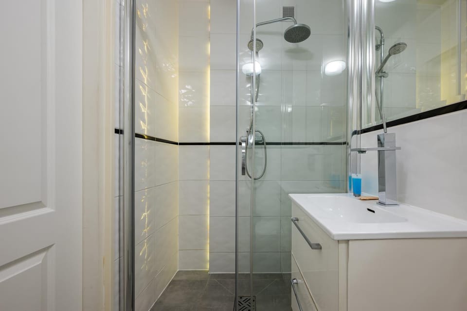 Shower, Bathroom
