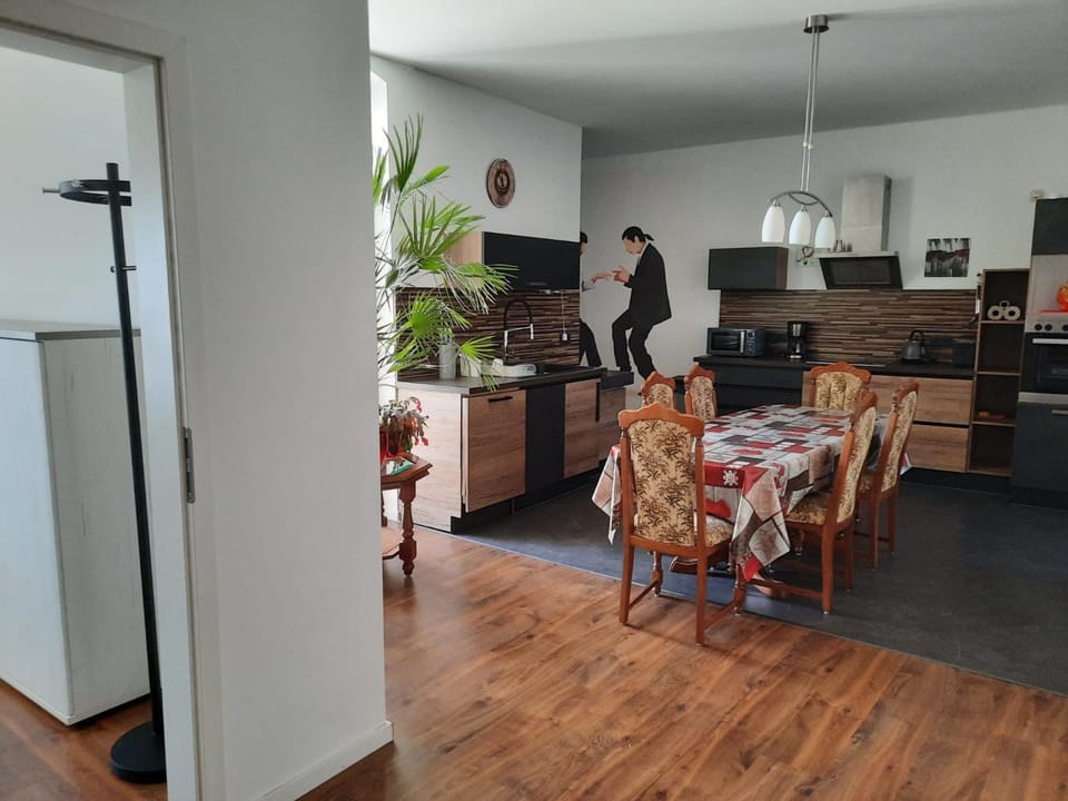 Kitchen or kitchenette, Dining area, dishwasher, pet friendly, stove