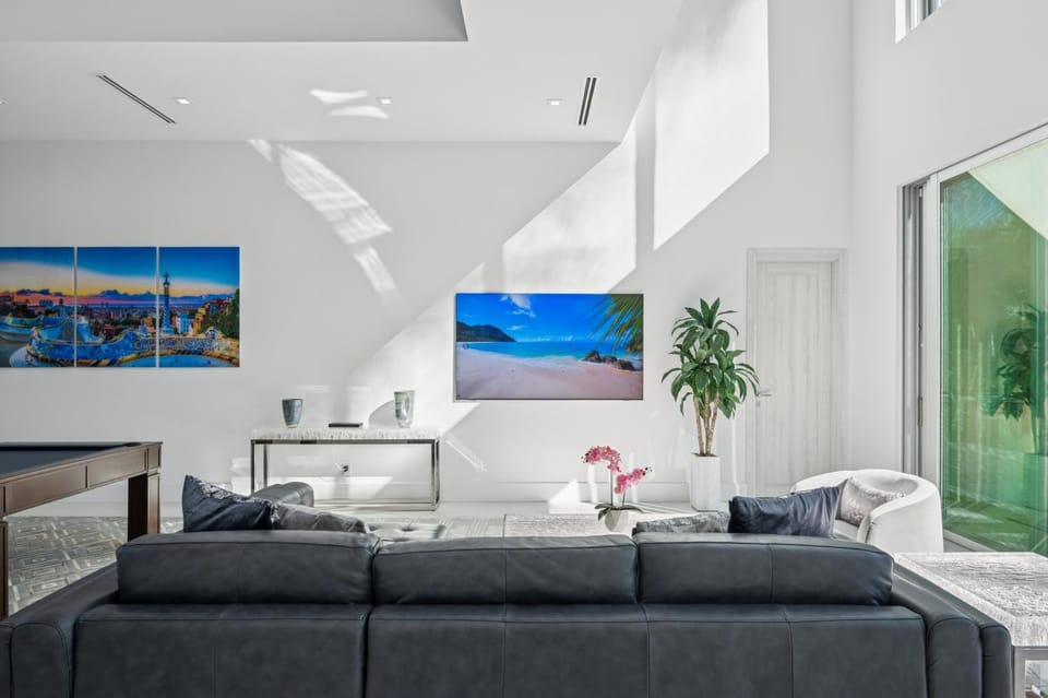 Communal lounge/ TV room, TV and multimedia