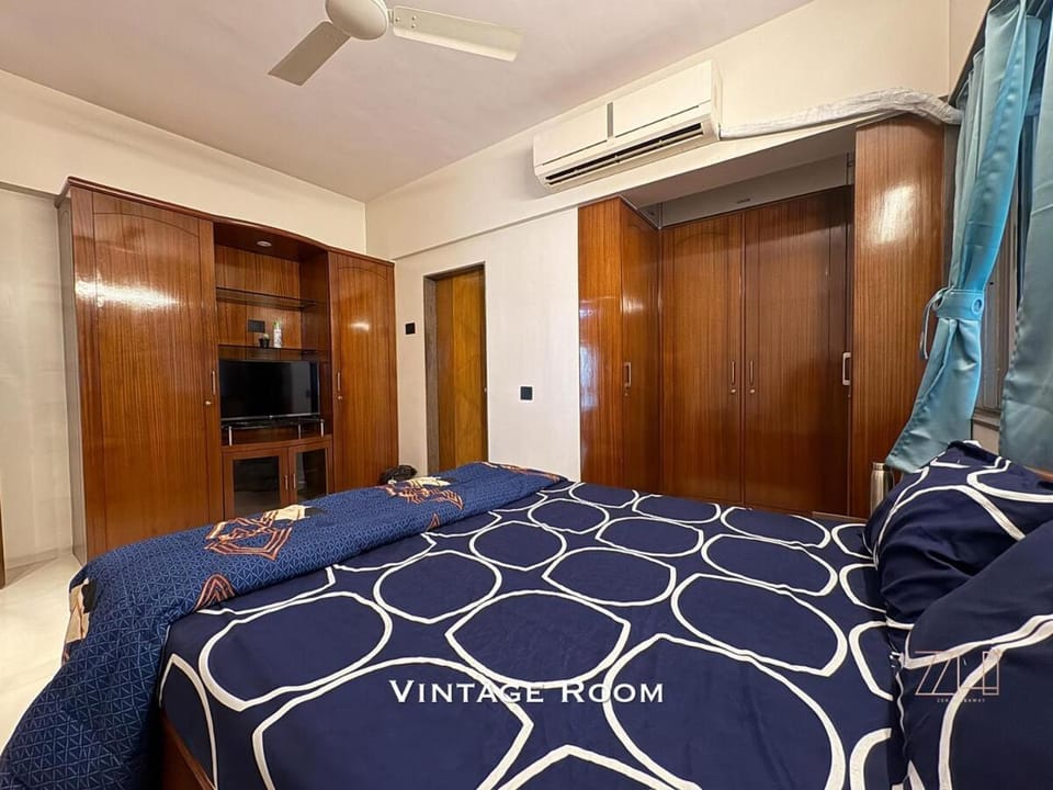 The Vintage Room Apartment in Mumbai