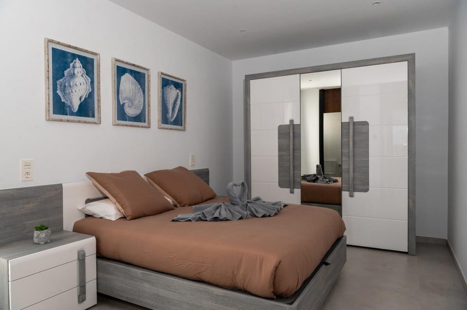 Living room, Bedroom