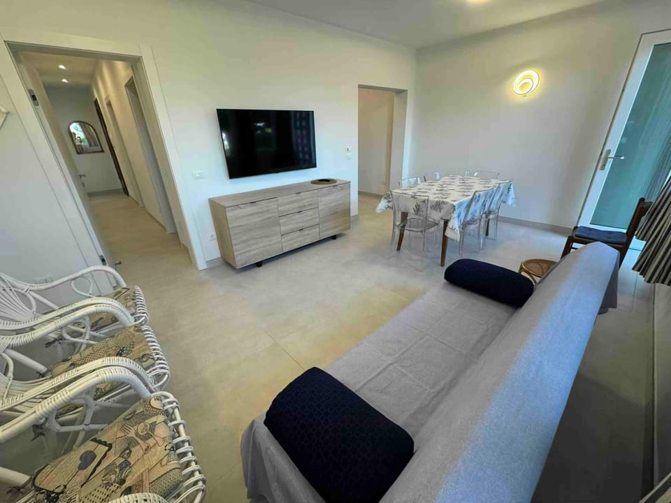 App4rent Villa Zanetti Family apartments, sea view, private beach, parking, wifi Apartment in Lido di Jesolo