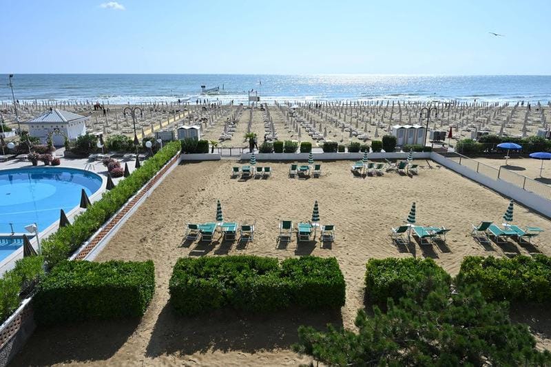 App4rent Villa Zanetti Family apartments, sea view, private beach, parking, wifi Apartment in Lido di Jesolo