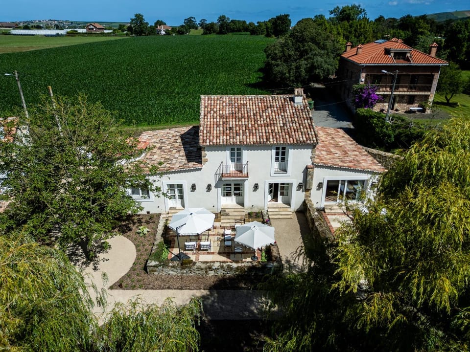 Property building, Patio, Off site, Bird's eye view, Balcony/Terrace