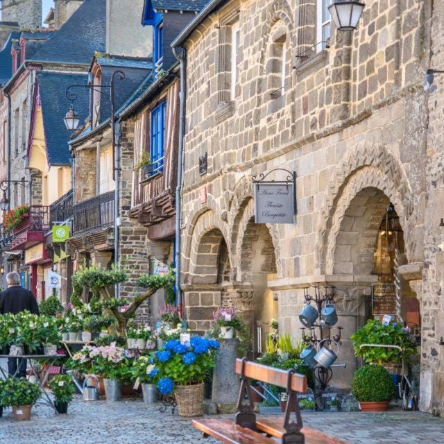 MAISON DE VACANCES -2 Chambres-4 Personnes-Jardin-Centre historique House in Brittany