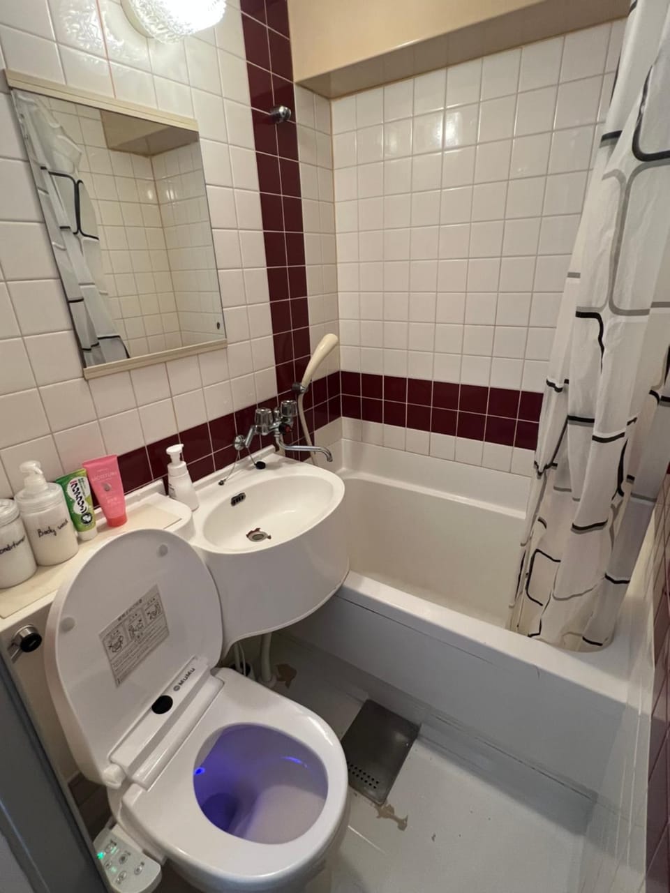 Shower, Toilet, Bathroom, Bath, towels