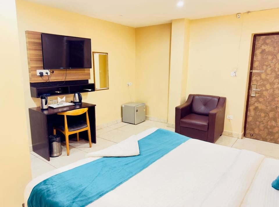 TV and multimedia, Photo of the whole room, Bedroom