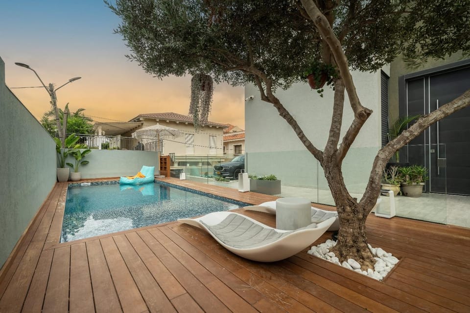 Pool view, Swimming pool