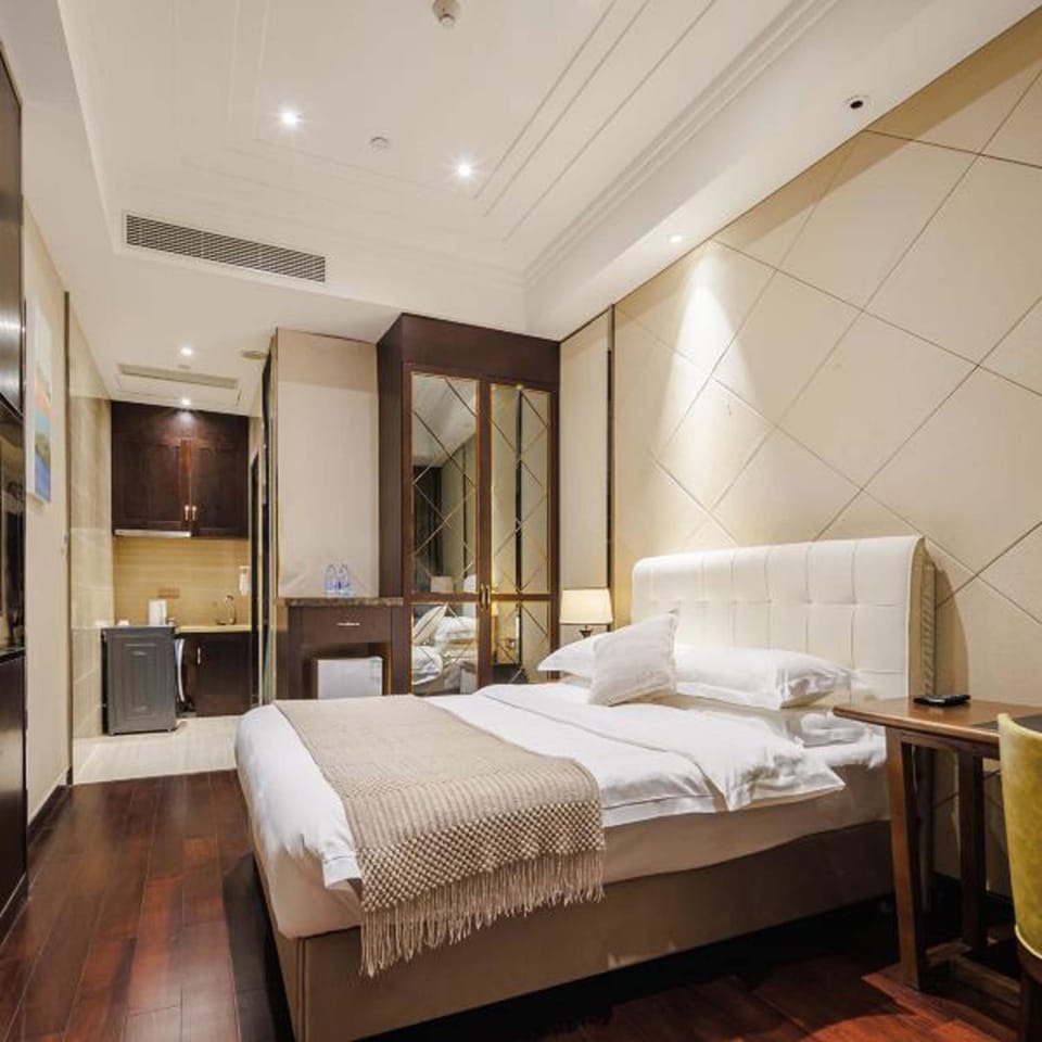Bed, Photo of the whole room, air conditioner