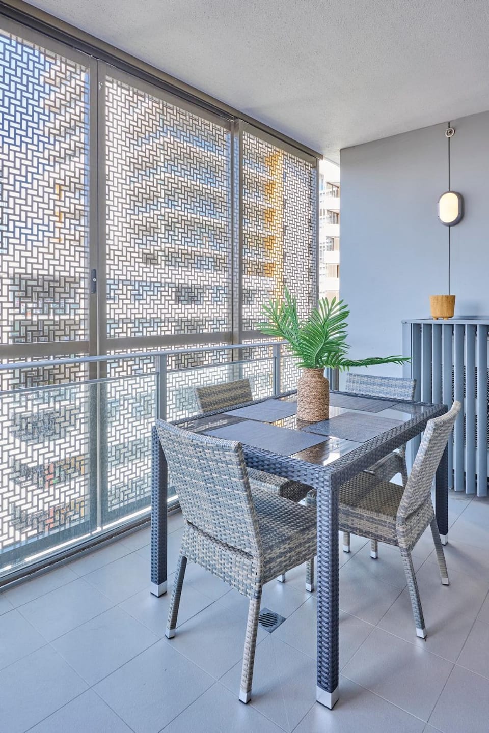 Macquarie Cozy Nest 2BR with Pool Near Train Shopping Apartment in Sydney