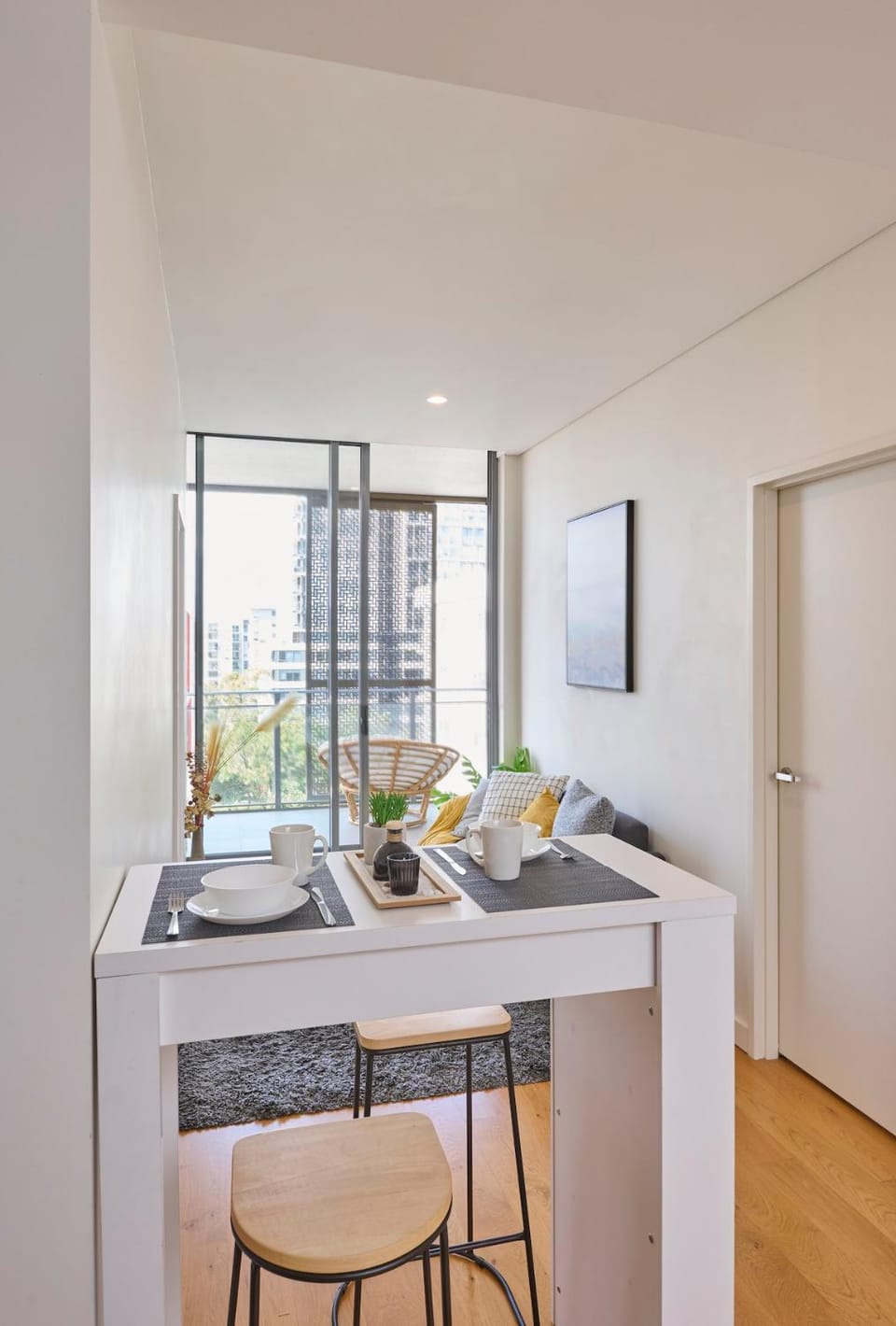 Macquarie Cozy Nest 2BR with Pool Near Train Shopping Apartment in Sydney