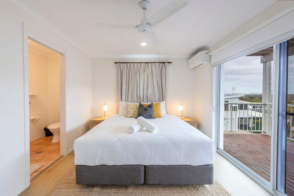 Crest on Convent - Oceanstays Apartment in Yamba