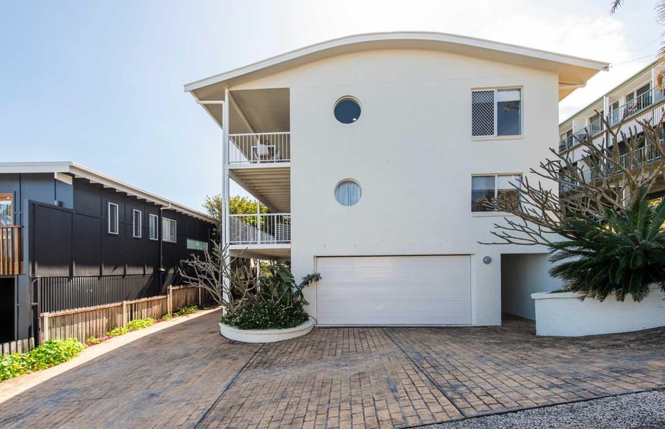 Crest on Convent - Oceanstays Apartment in Yamba