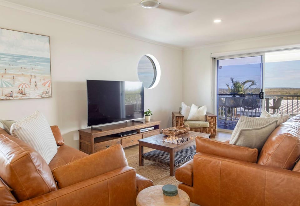Crest on Convent - Oceanstays Apartment in Yamba