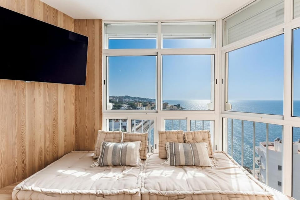 View (from property/room), Living room, Photo of the whole room, Bedroom, Sea view