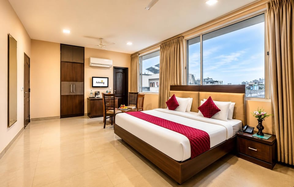 Bed, TV and multimedia, Photo of the whole room
