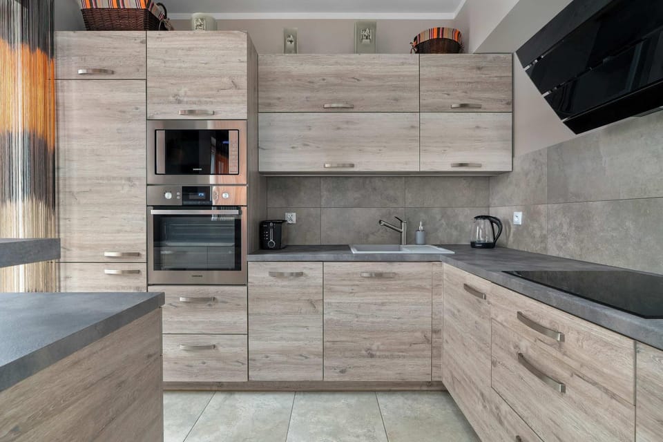 Kitchen or kitchenette, oven