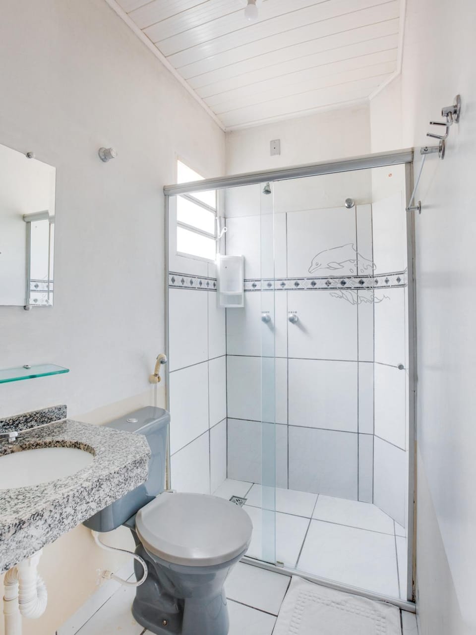 Bathroom, towels
