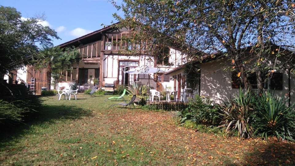 Property building, Staff