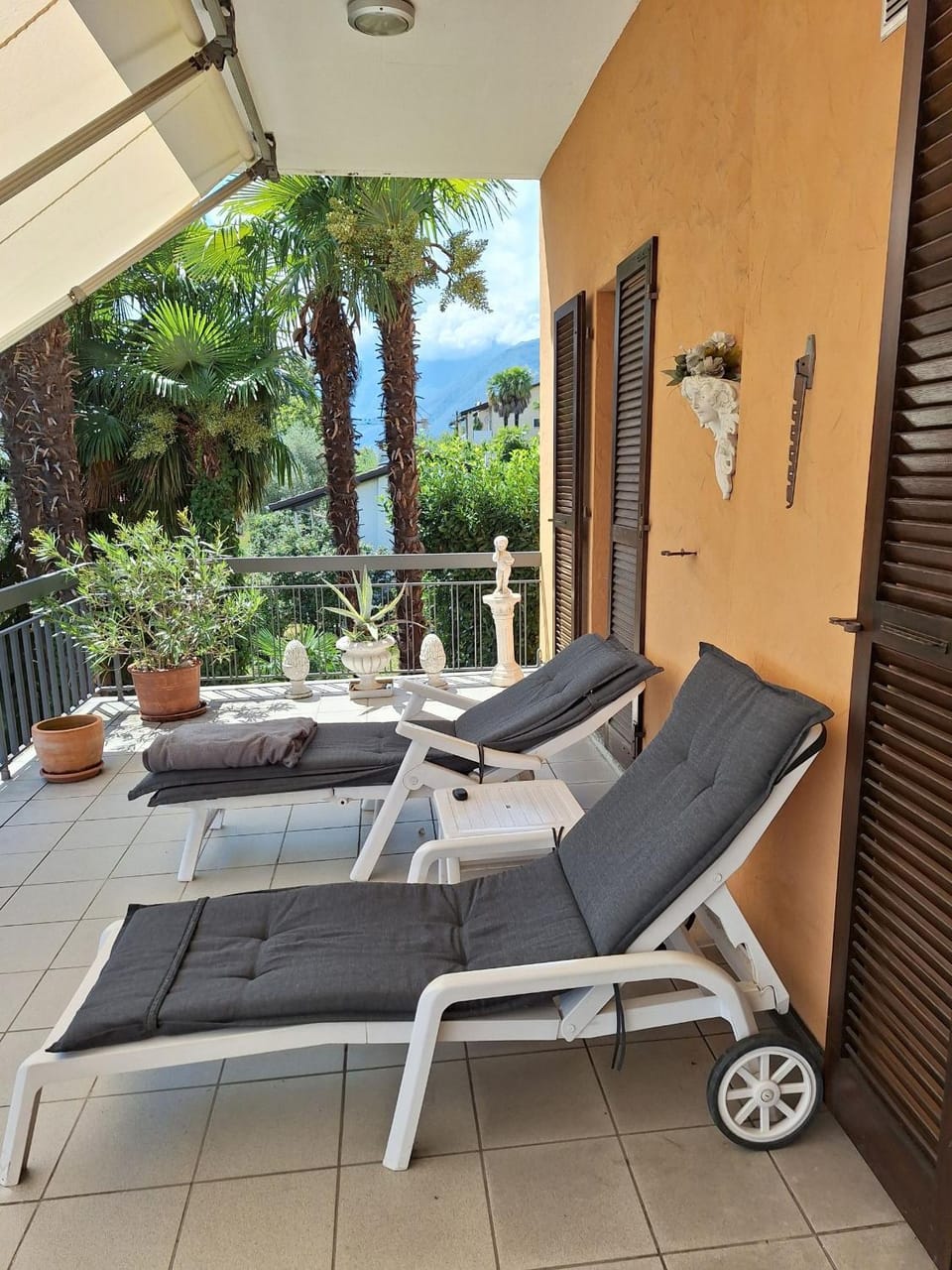 Villa Ida, 1 Stock by HolAp SA Apartment in Locarno