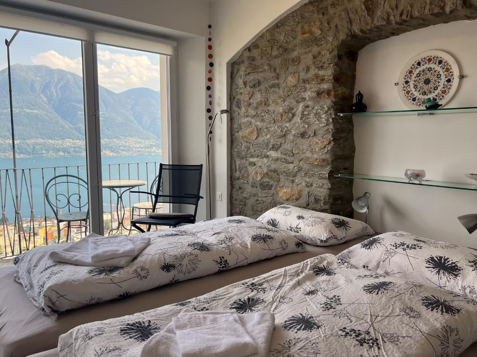 Panorama Apartment mit Balkon & Seesicht Apartment in Locarno