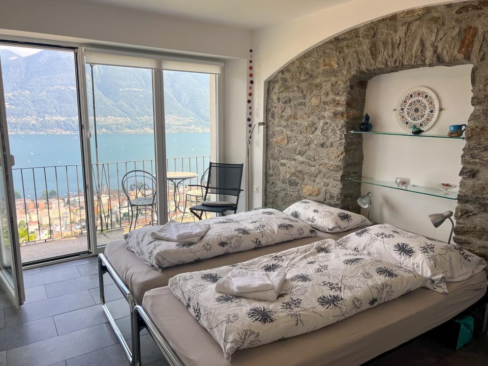 Panorama Apartment mit Balkon & Seesicht Apartment in Locarno