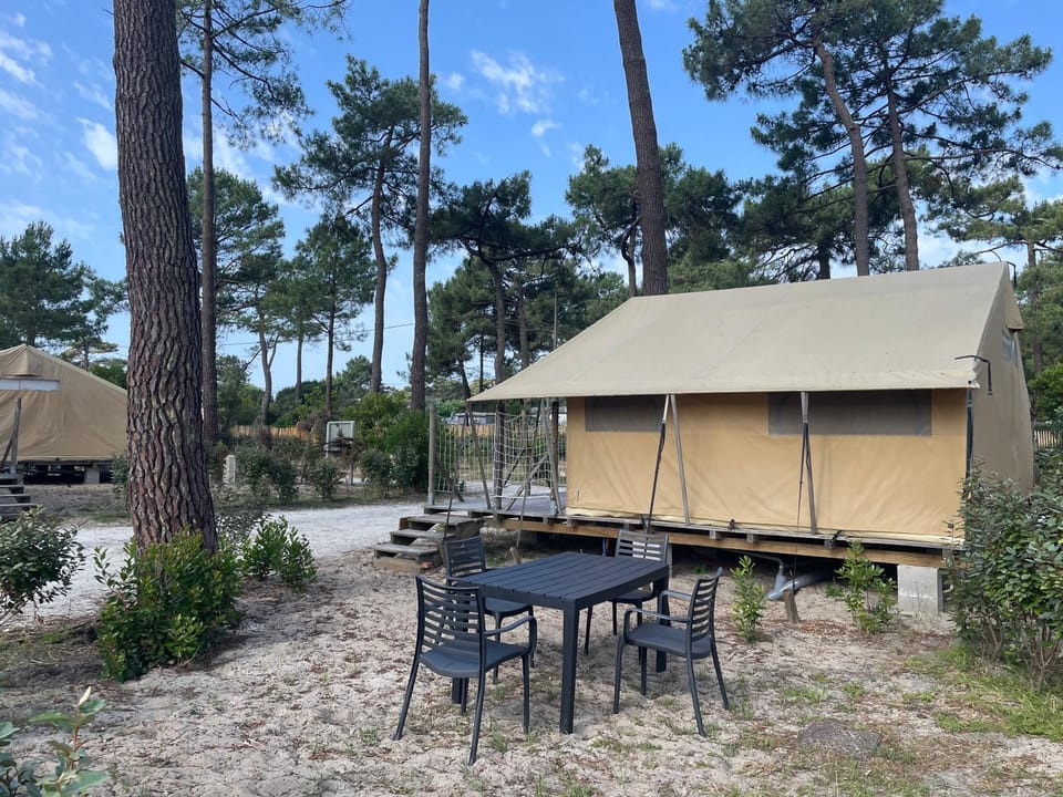 Camping Montacabana Campground/ 
RV Resort in Vendays-Montalivet