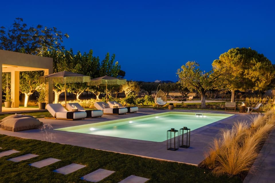Night, Natural landscape, Garden, Garden view, Pool view, Swimming pool, sunbed
