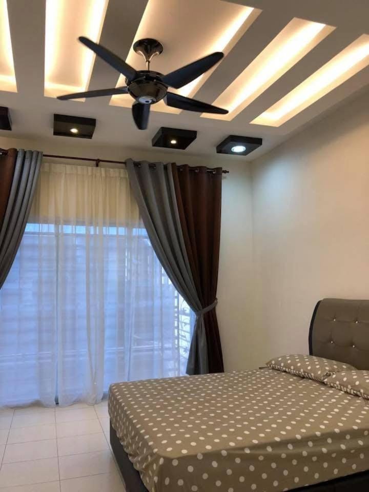 Bed, Bedroom, air conditioner