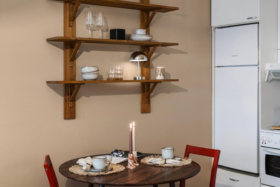 Coffee/tea facilities, Dining area, Food