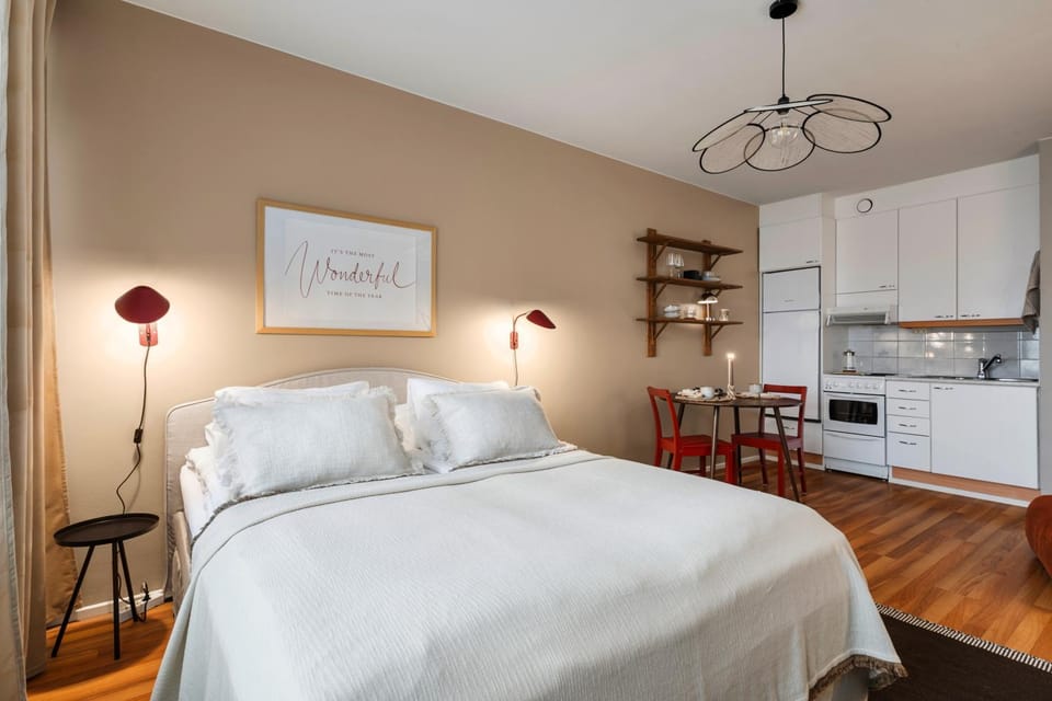 Bed, Kitchen or kitchenette, Photo of the whole room, Bedroom, oven