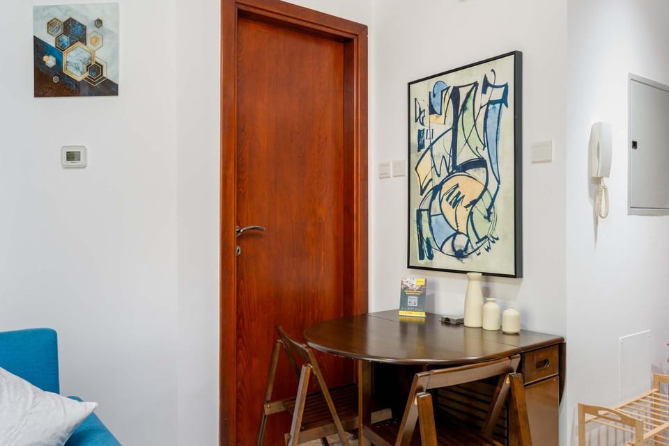 Modern 1BR with City View - Balcony - Near Metro Apartment in Dubai