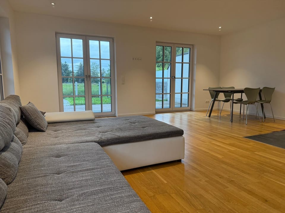 Nice and big Apartment for up to 10 people in a very good Location of Munich! Good for Oktoberfest! Apartment in Munich