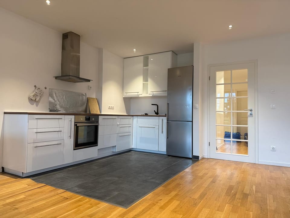 Nice and big Apartment for up to 10 people in a very good Location of Munich! Good for Oktoberfest! Apartment in Munich