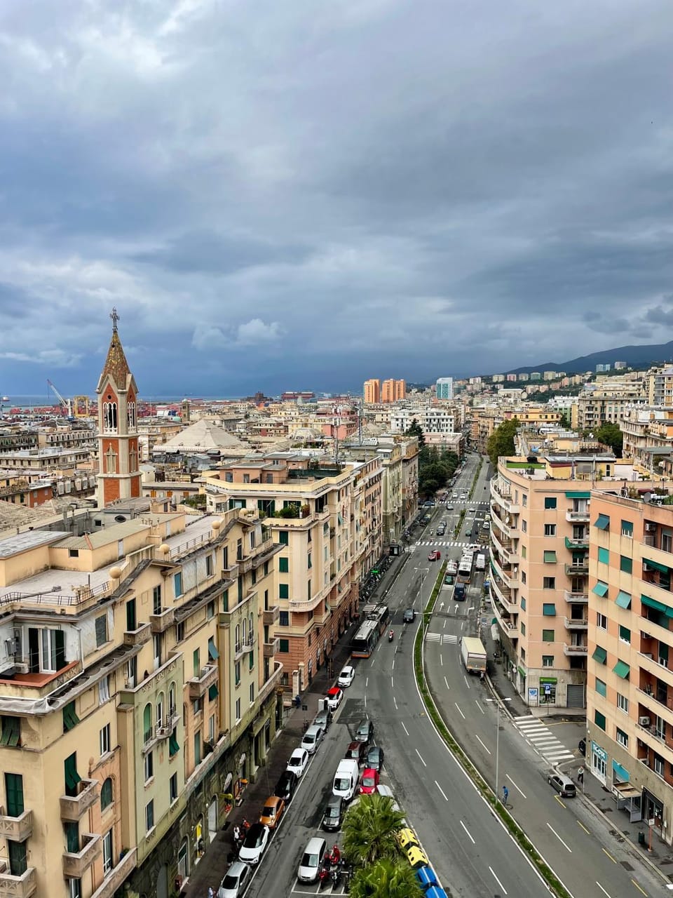 Day, Neighbourhood, Bird's eye view, City view, Mountain view, Street view, Location, Parking