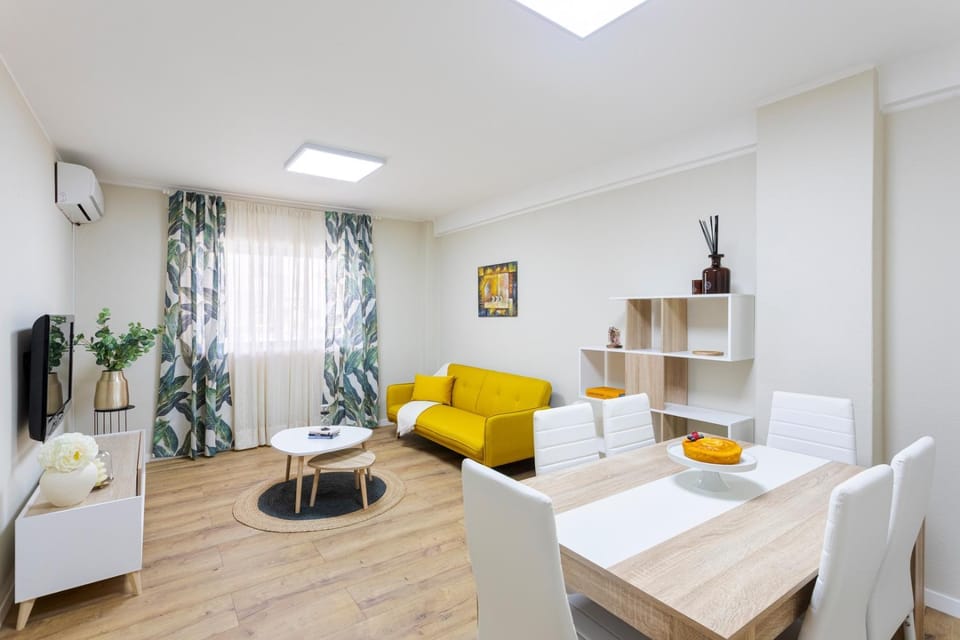 TV and multimedia, Living room, Dining area, air conditioner