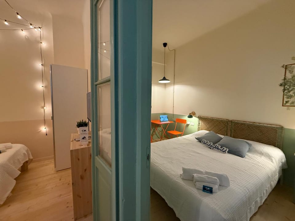 Photo of the whole room, Bedroom