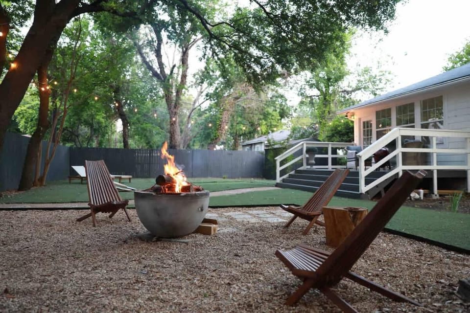 Patio, Day, Garden, Garden view, sunbed