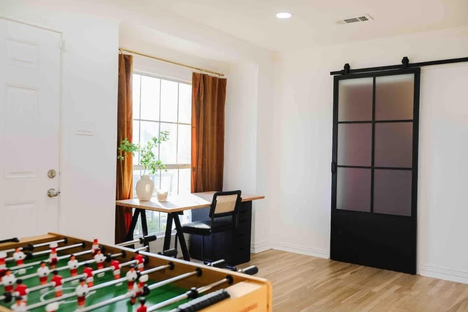 Game Room, TV and multimedia, Seating area, Entertainment