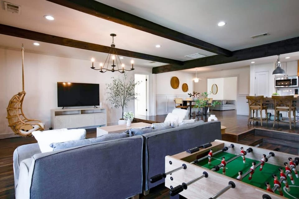 Communal lounge/ TV room, TV and multimedia, Living room, Seating area