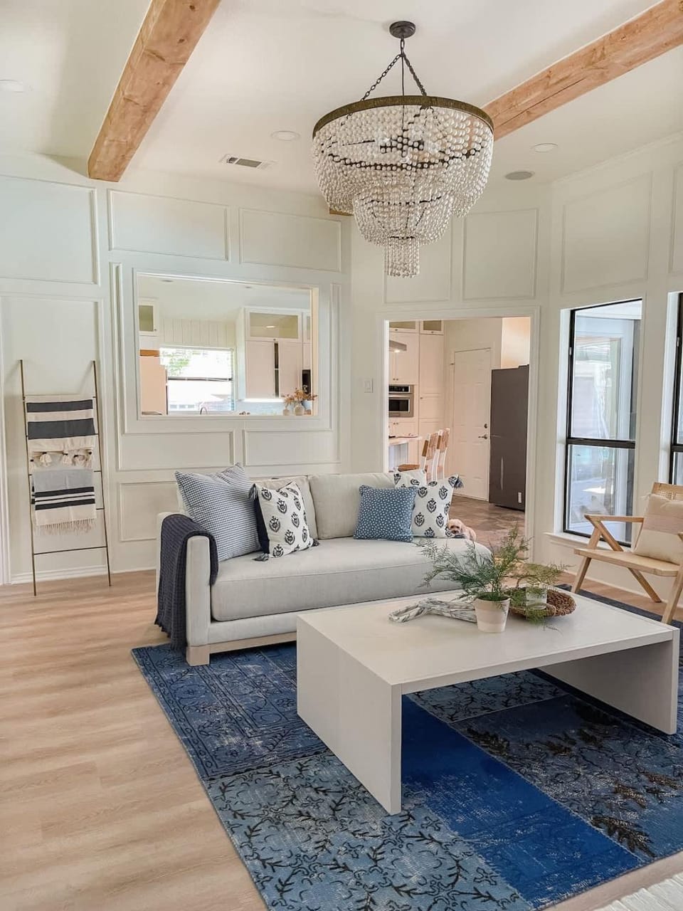Kitchen or kitchenette, Living room, Seating area