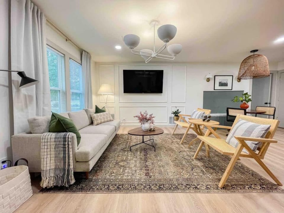 TV and multimedia, Living room, Seating area