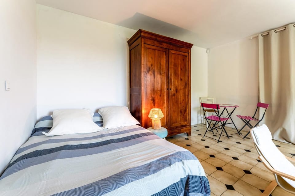 Living room, Bedroom