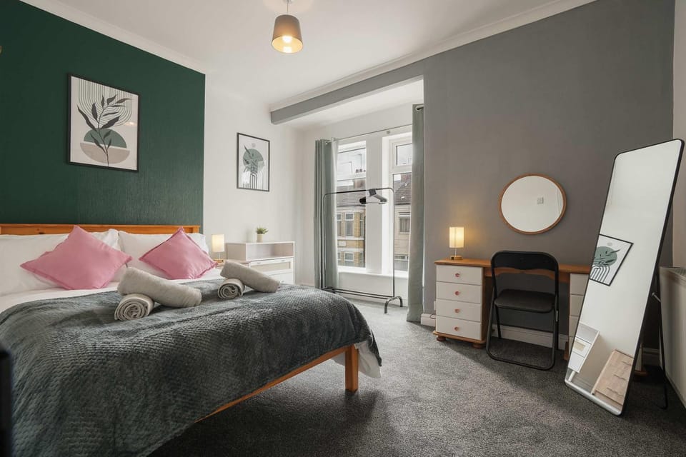 Cosy home around Newland Avenue area House in Hull