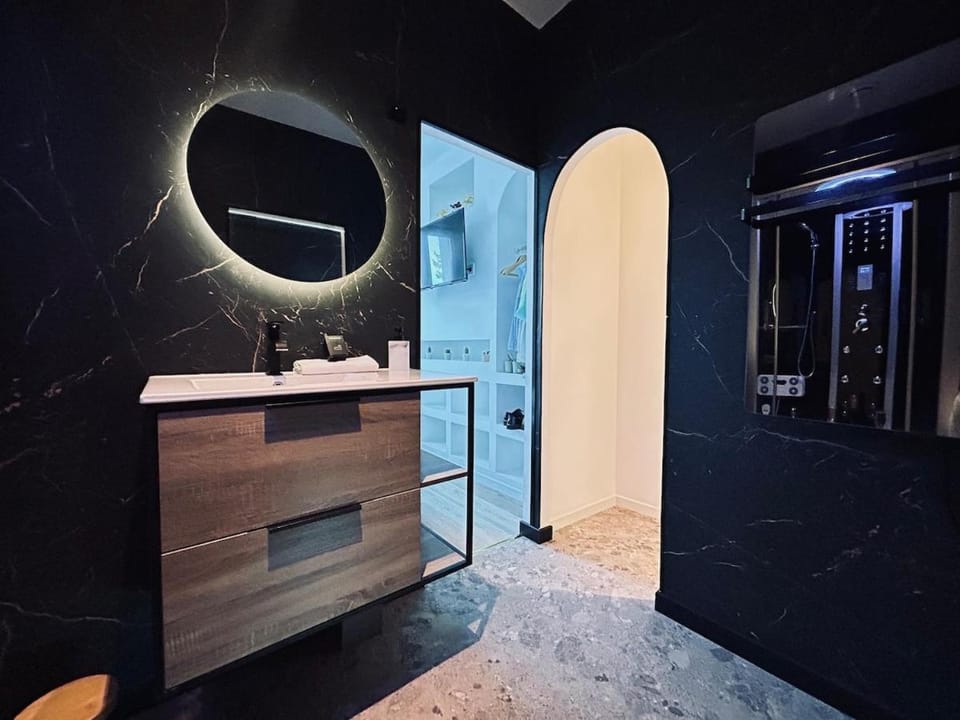 E Mykonos T3 avec SPA hammam & Lit King size Apartment in Epernay